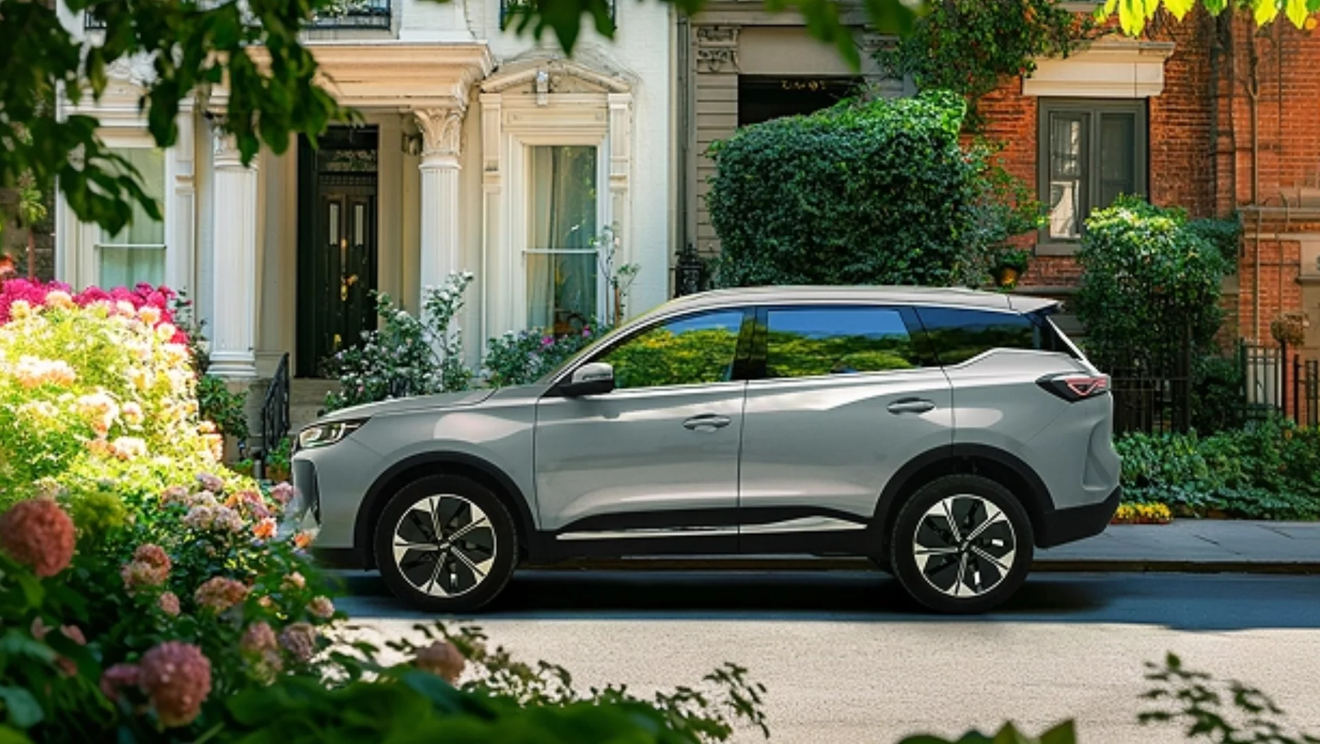 Chery Tiggo 7 vor einem Stadthaus